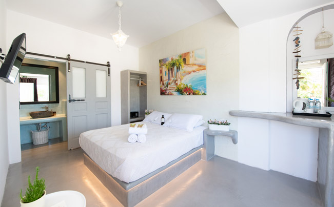 JUNIOR ROOM