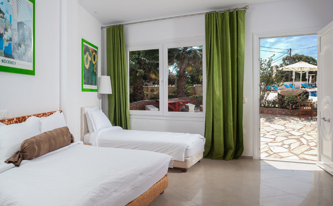SUPERIOR ROOM